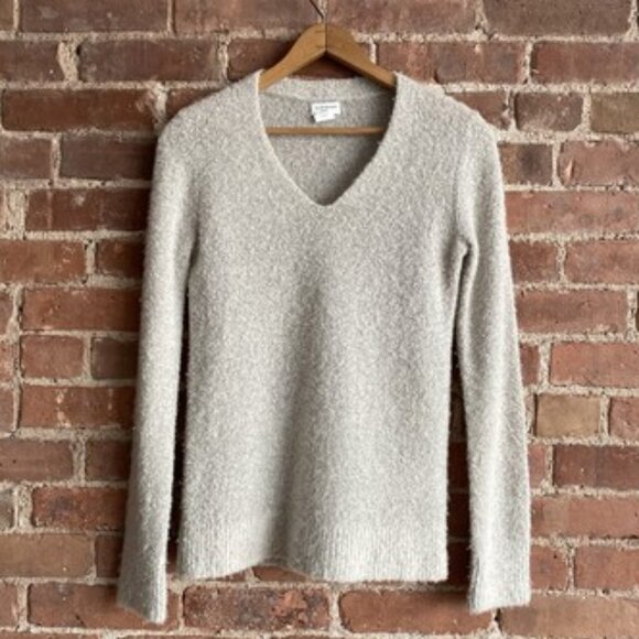 Club Monaco Cashmere Light Gray Boucle V-Neck Sweater, XS - Picture 2 of 8